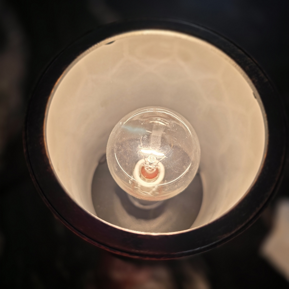 Elegant Black and Cream Lantern - Picture 4 of 4